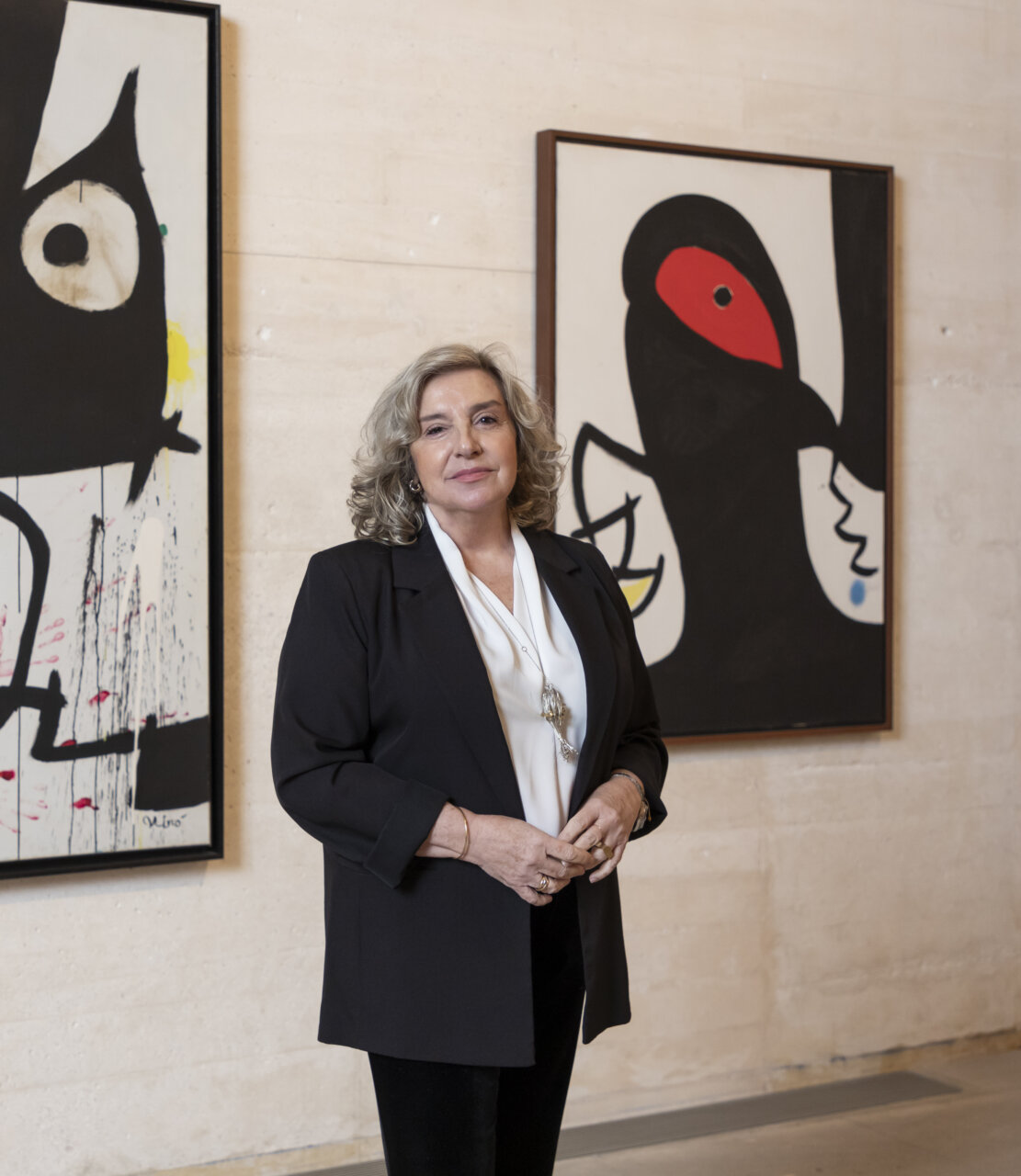 Ant&ograve;nia Maria Perell&oacute; en la Fundaci&oacute; Pilar i Joan Mir&oacute; con obras de Mir&oacute;