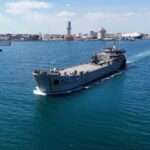 Barco de la Armada de M&eacute;xico navegando hacia Cuba con ayuda humanitaria