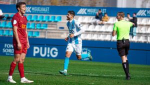 Darius celebra un gol durante un partido del Atl&eacute;tico Baleares