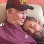 David Bisbal abrazando a su padre en un momento emotivo