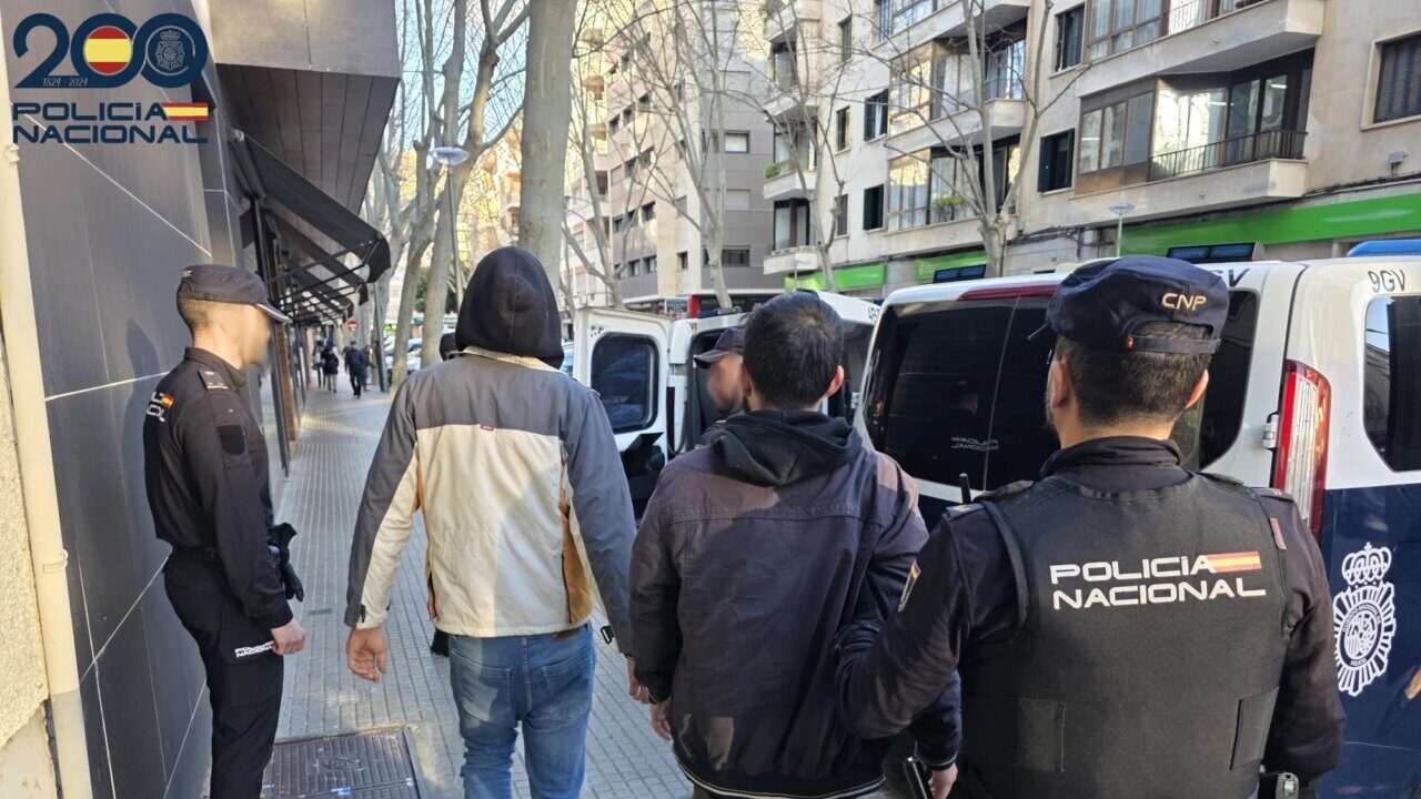 Detenci&oacute;n de sospechosos por hurtos en el centro de Palma
