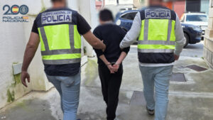 Detenido por amenazar a una menor para que le enviara fotos y v&iacute;deos sexuales
