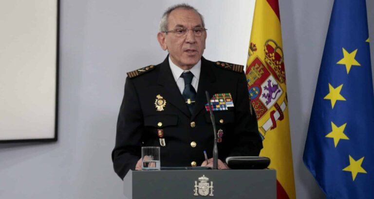 Jefe de la Polic&iacute;a Nacional durante una conferencia de prensa