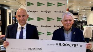 Entrega de cheque por 8005 euros a Aspanob en El Corte Ingl&eacute;s