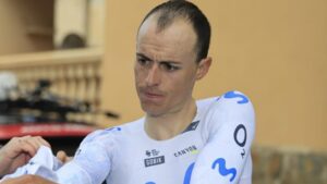 Enric Mas se cae entrenando y se pierde el UAE Tour