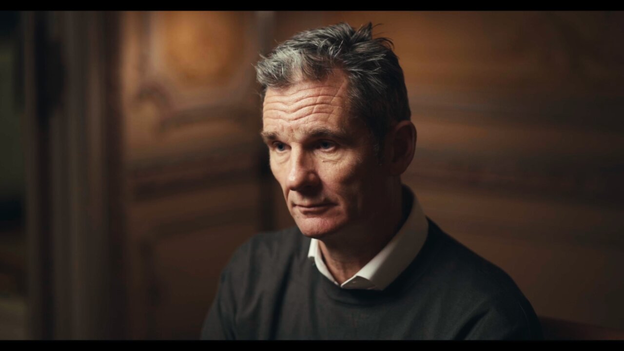 I&ntilde;aki Urdangarin durante una entrevista reflexionando sobre su vida.