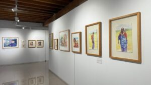 Vista de la exposici&oacute;n 'Les dones mouen el m&oacute;n' en el Centro Cultural la Miseric&ograve;rdia