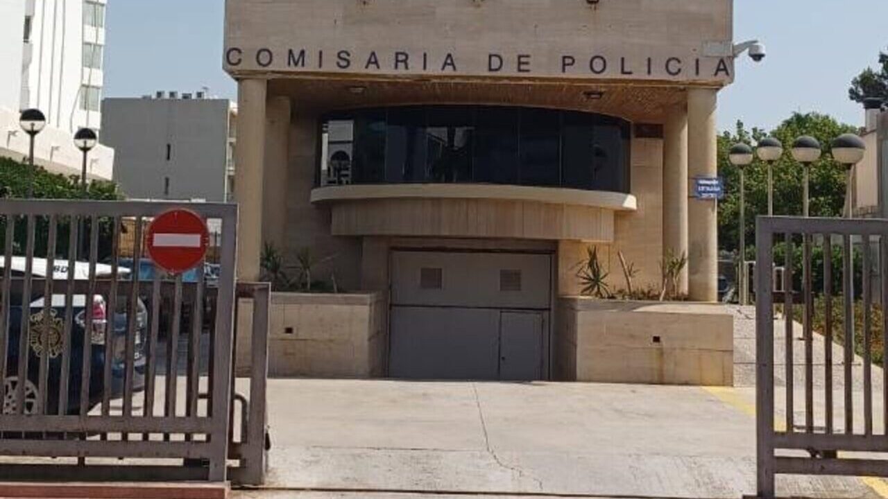 Fachada de la comisar&iacute;a de la Polic&iacute;a Nacional en Playa de Palma