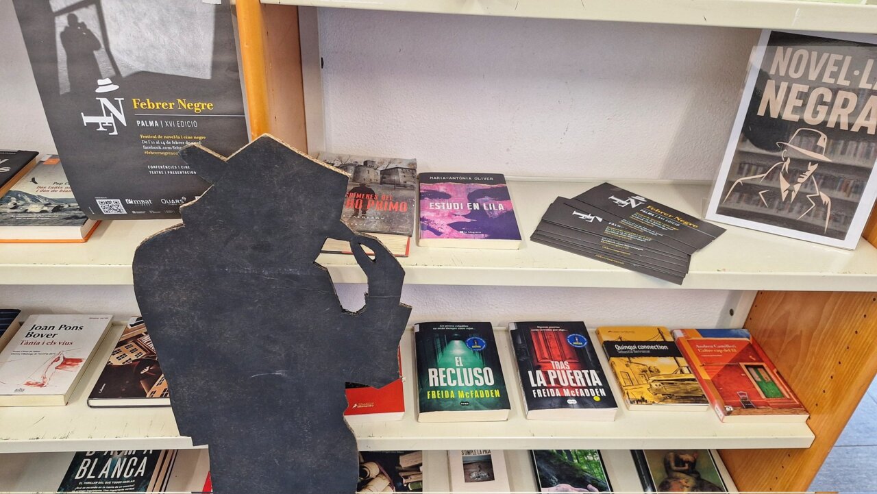 Exposici&oacute;n de libros en el festival Febrer Negre en Palma