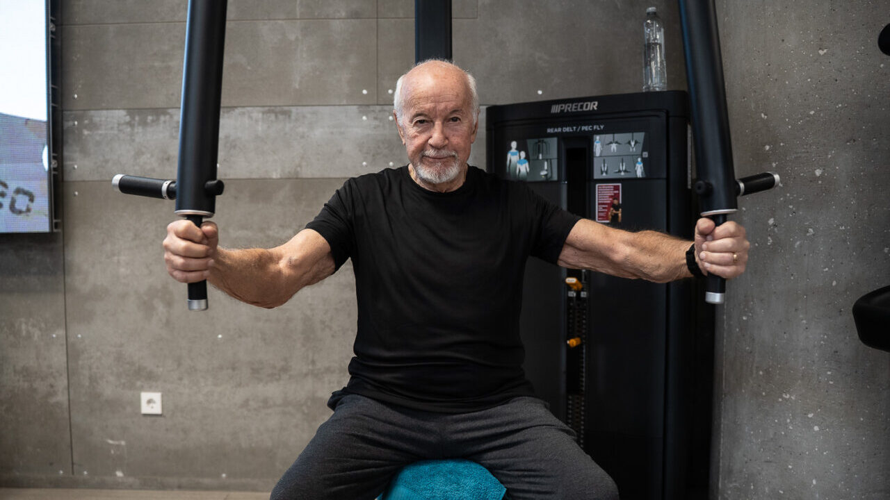 El gimnasio como terapia: "Cuanto antes empieces a entrenar fuerza, mejor envejecer&aacute;s"