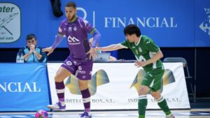 Jugadores de Illes Balears Palma Futsal en acci&oacute;n durante un partido de futsal