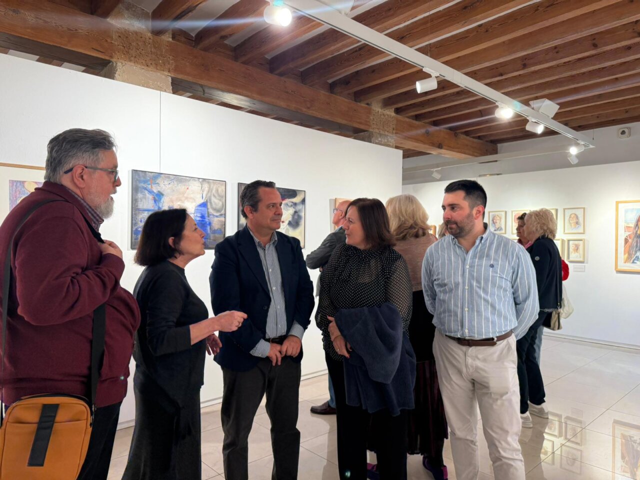 Inauguraci&oacute;n de la exposici&oacute;n 'Les dones mouen el m&oacute;n' en la Miseric&ograve;rdia.