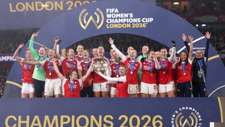 Jugadoras del Arsenal celebrando su victoria en la Copa de Campeonas 2026