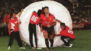 Olaizola saliendo al campo con el RCD Mallorca en 1998