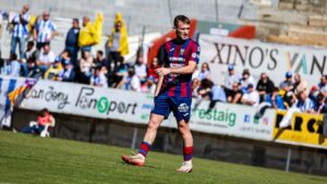 Jugador del Poblense en el partido contra el Atl&eacute;tico Baleares en Sa Pobla