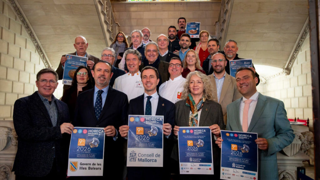 Grupo de personas en la presentaci&oacute;n de Horeca Mallorca 2026