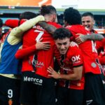 Jugadores del RCD Mallorca celebrando un gol en el estadio