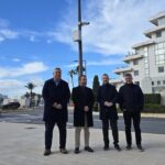 Reuni&oacute;n entre consellers de Ibiza y Mallorca en un entorno urbano