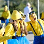 Ni&ntilde;os disfrazados de Minions en el desfile de Sa Rua 2026 en Calvi&agrave;