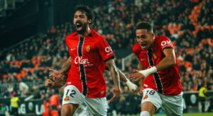 Samu Costa y compa&ntilde;ero celebrando un gol en el RCD Mallorca