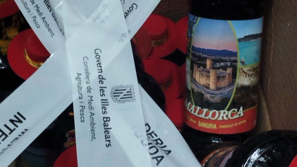 Golpe a la venta de sangr&iacute;a con falsa denominaci&oacute;n 'Mallorca' en el aeropuerto de Palma