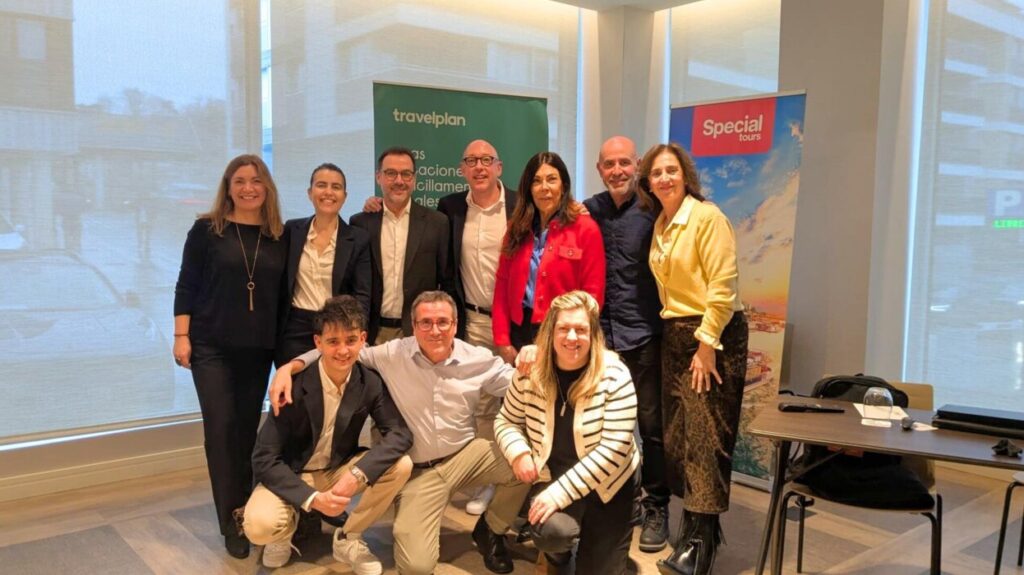 Grupo de personas en evento de Travelplan y Special Tours en Espa&ntilde;a