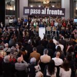 Asistentes a un evento político en el Círculo de Bellas Artes