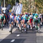 Ciclistas compitiendo en la llegada de la Challenge 2026 en Palma.