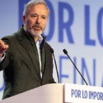 Un pol&iacute;tico del PP hablando en un evento electoral en Arag&oacute;n.