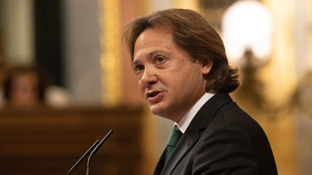 Jorge Campos hablando en el Congreso sobre la inmigraci&oacute;n desde Argelia