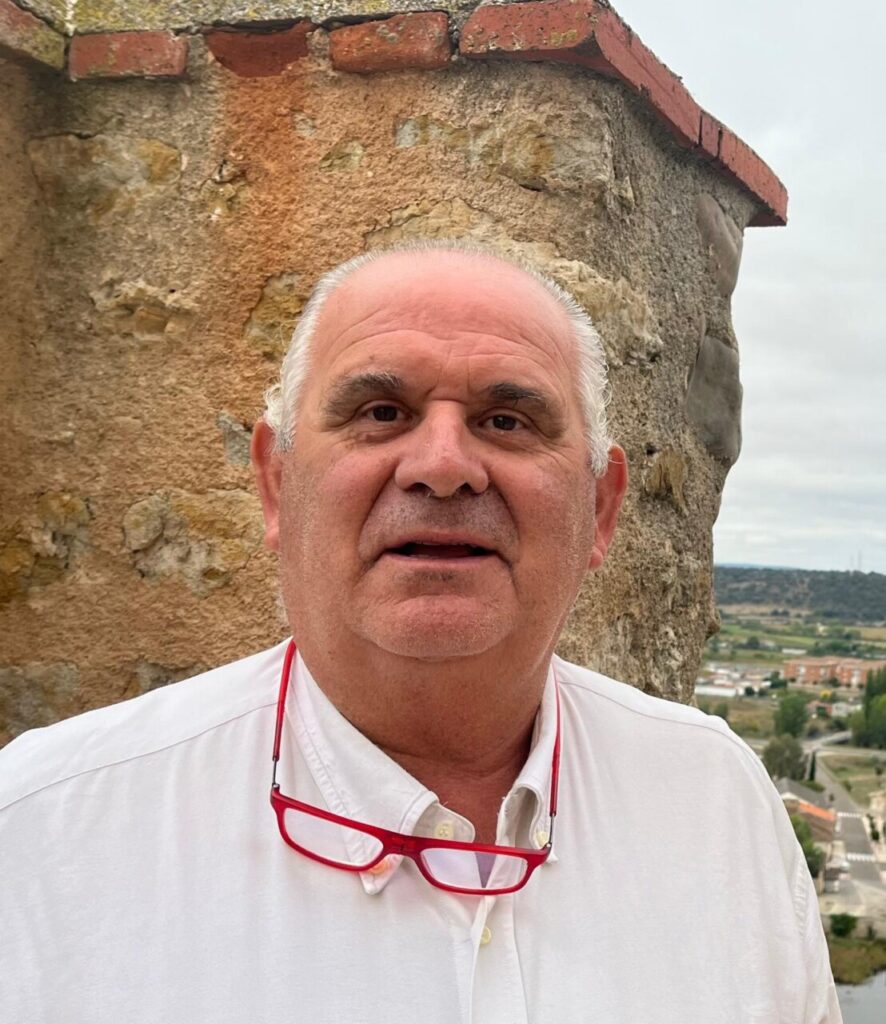 Mart&iacute;n March charlando a camara