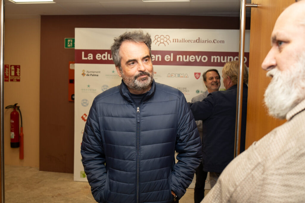 Participantes en la mesa redonda sobre educaci&oacute;n y tecnolog&iacute;a en Mallorca