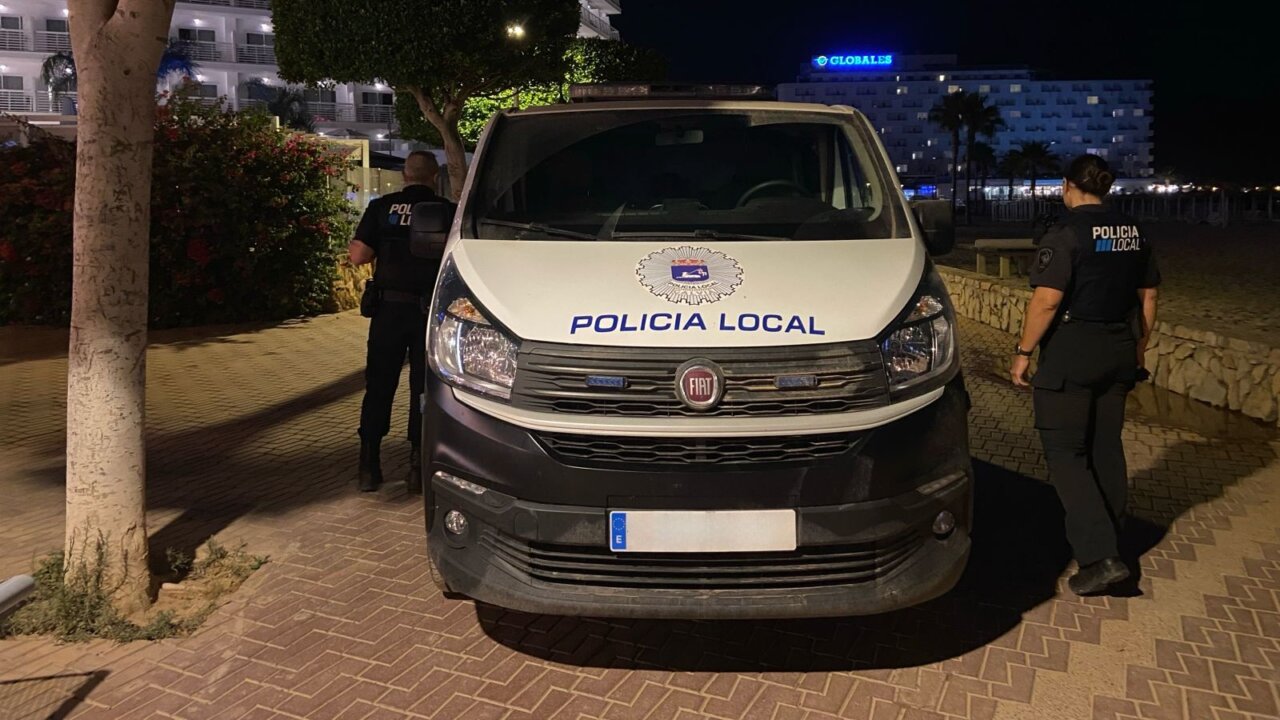 Detenido por hacer de ch&oacute;fer a una mujer que ofrec&iacute;a sexo a domicilio en Calvi&agrave;