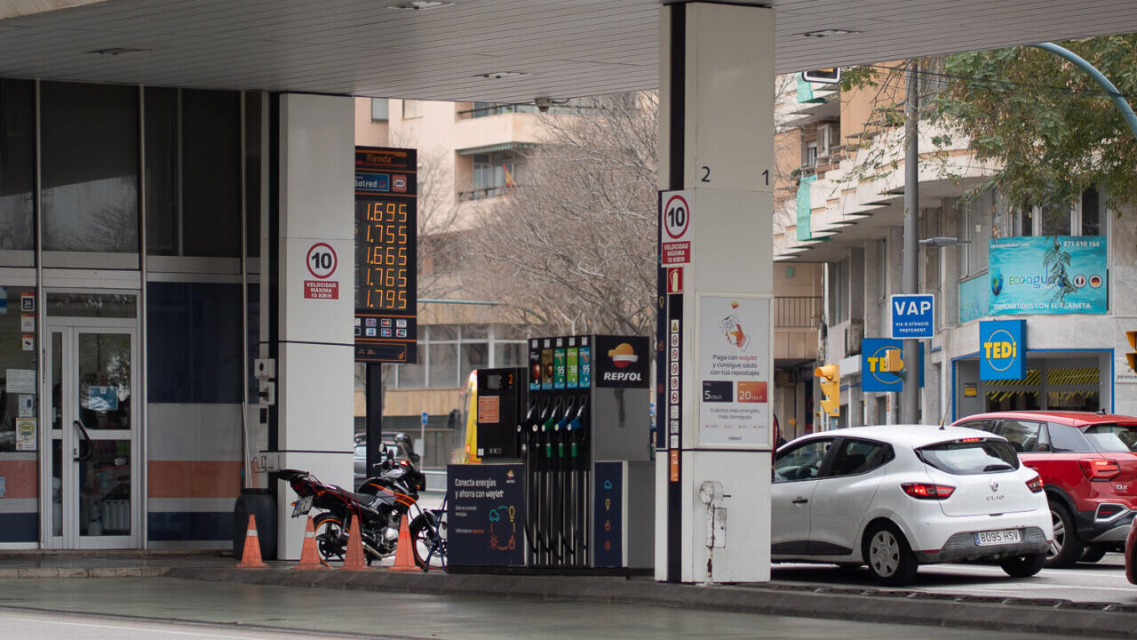 Reducci&oacute;n del IVA de la gasolina: los transportistas se ven perjudicados y amenazan con movilizaciones