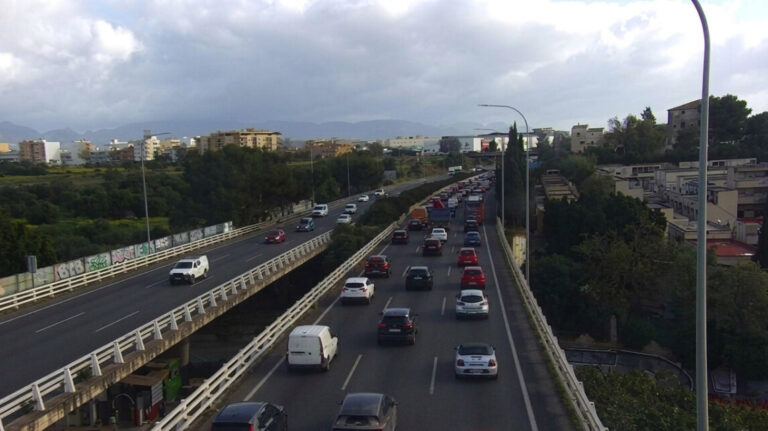 Un accidente colapsa la V&iacute;a de Cintura