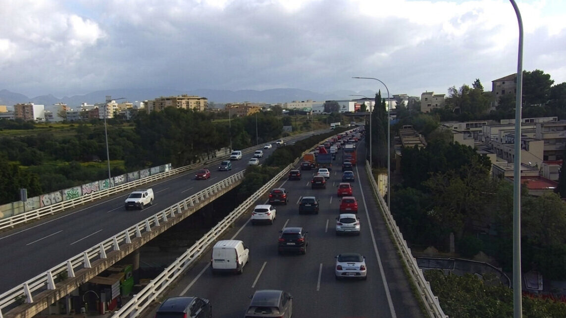 Un accidente colapsa la V&iacute;a de Cintura