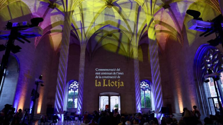 Interior de la Lonja de Palma durante el acto conmemorativo del sexto centenario.