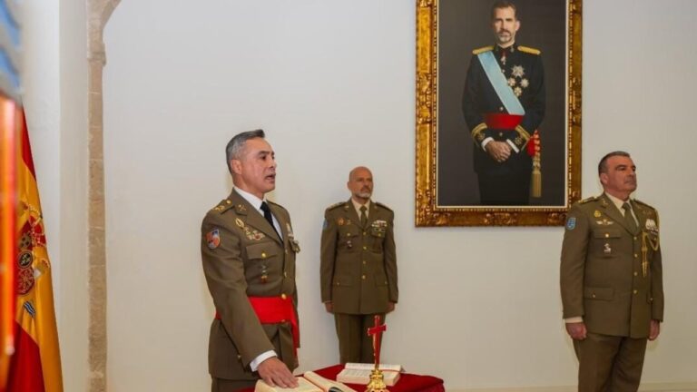 Ceremonia de toma de posesión del comandante general de Baleares, Ricardo Esteban Cabrejos.