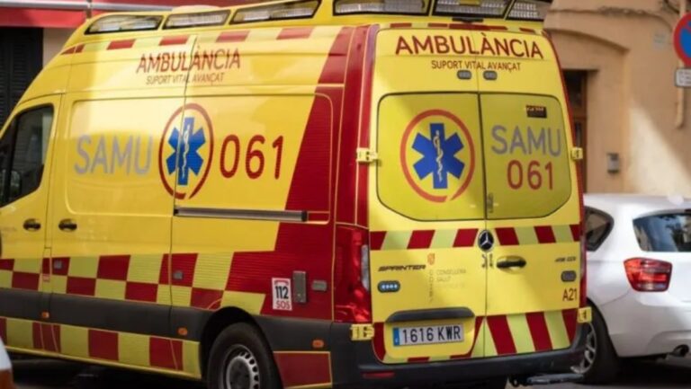 Un incendio en Pere Garau intoxica a tres mujeres y un beb&eacute; de tres a&ntilde;os
