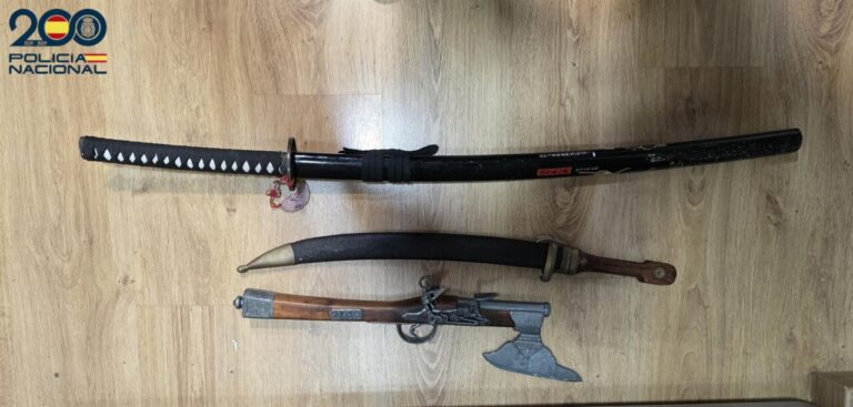 Tres armas encontradas en una vivienda durante una inspección policial