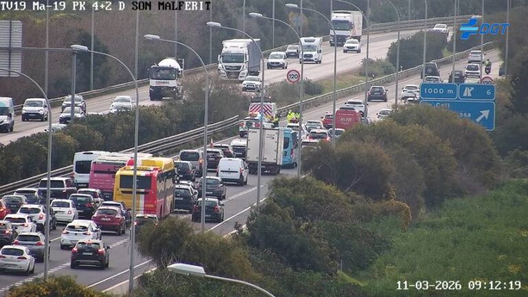 Un accidente en la autopista de Llucmajor provoca un atasco kilom&eacute;trico