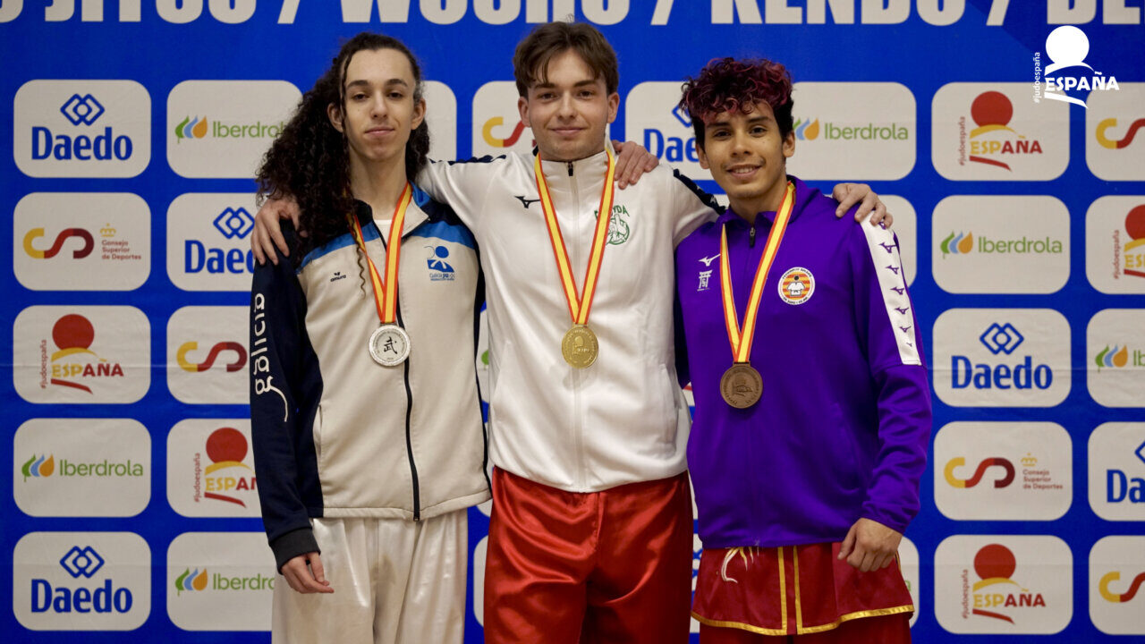 Tres medallistas del Campeonato de Espa&ntilde;a de wushu en 2026