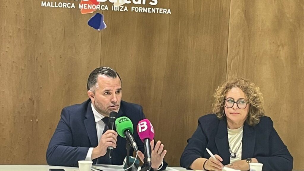 Rueda de prensa sobre la ca&iacute;da de reservas tur&iacute;sticas en Mallorca