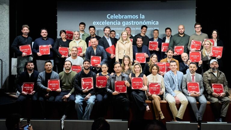 Entrega de placas a restaurantes recomendados por la Gu&iacute;a Michelin en Baleares
