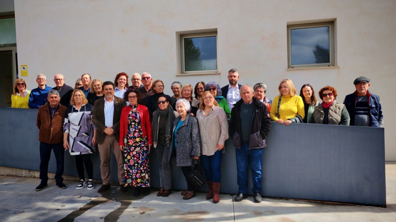 Reuni&oacute;n de mayores en Calvi&agrave; con representantes del gobierno local