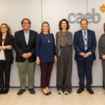 Carmen Planas junto a miembros del CAEB en su reelecci&oacute;n