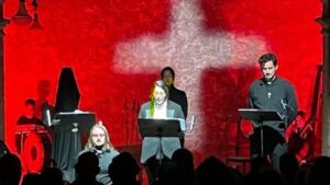 Actuaci&oacute;n teatral en el festival Collita Negra en Sa Pobla