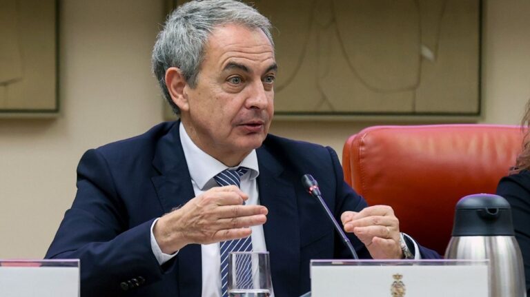 José Luis Rodríguez Zapatero hablando en el Senado sobre Plus Ultra