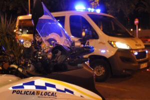 Motocicleta de la Polic&iacute;a Local de Palma en la noche