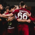 Jugadores del Torino celebrando un gol en un partido de fútbol